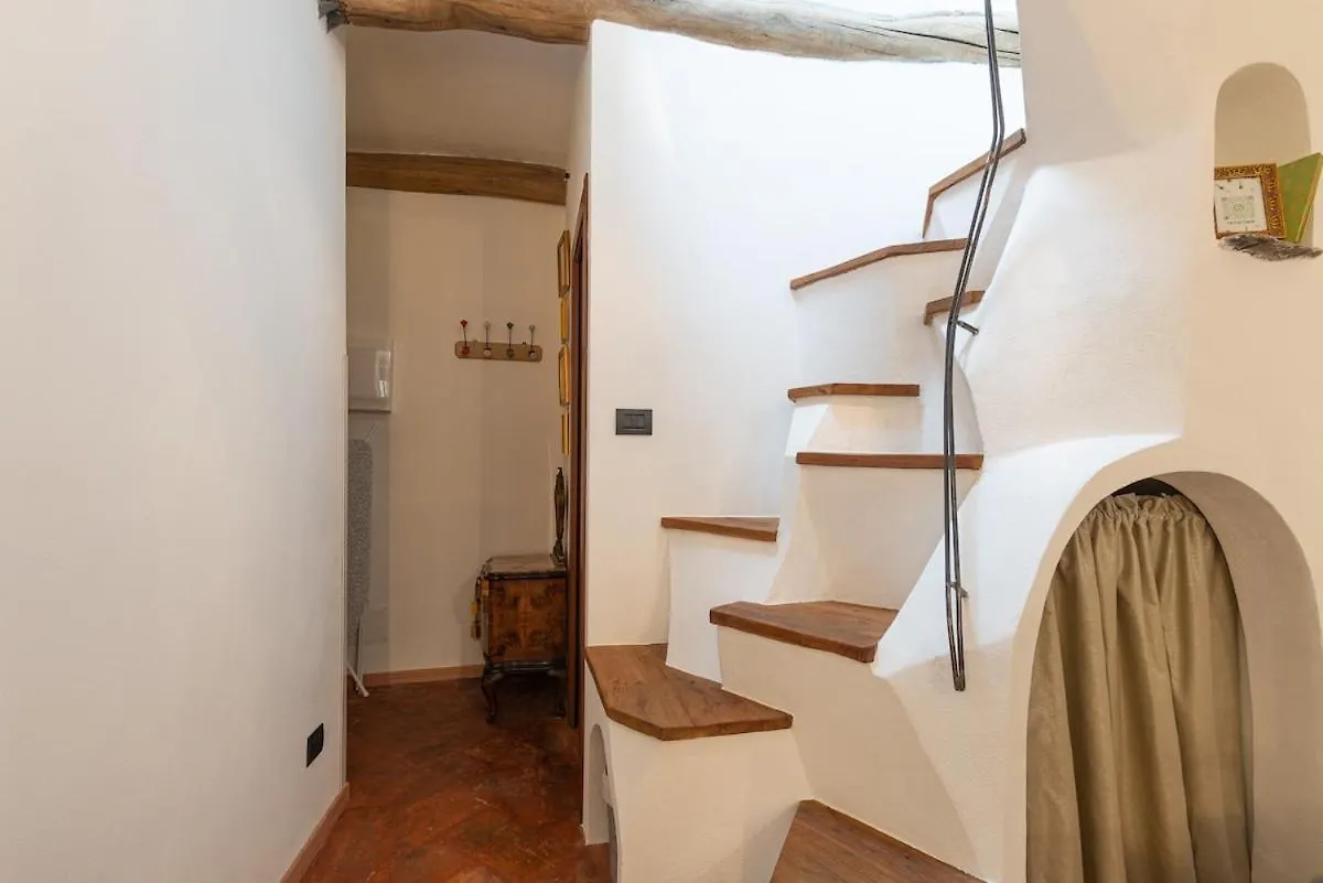Apartament Tiny Loft With Jacuzzi Bellano Włochy