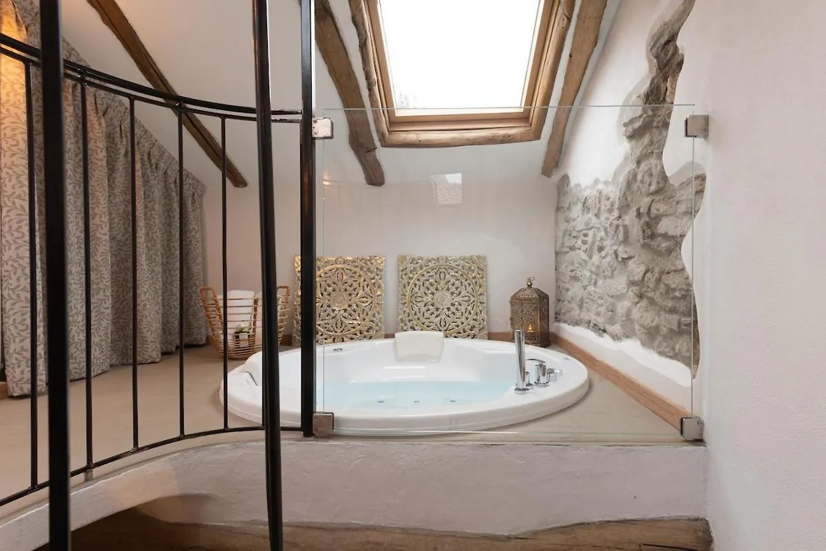 Tiny Loft With Jacuzzi Apartment Bellano Italy