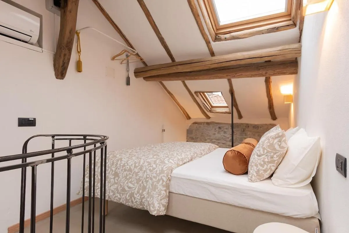 Apartament Tiny Loft With Jacuzzi Bellano Włochy