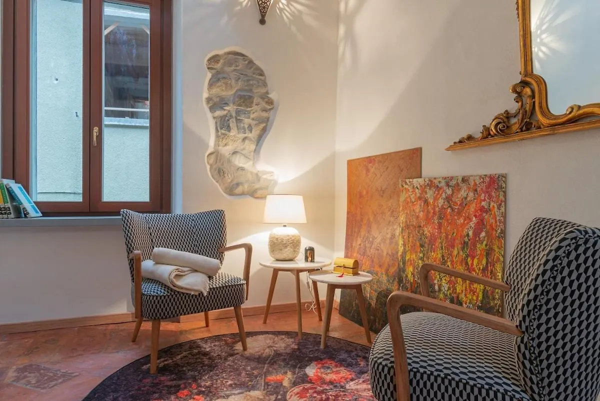 Tiny Loft With Jacuzzi Apartment Bellano
