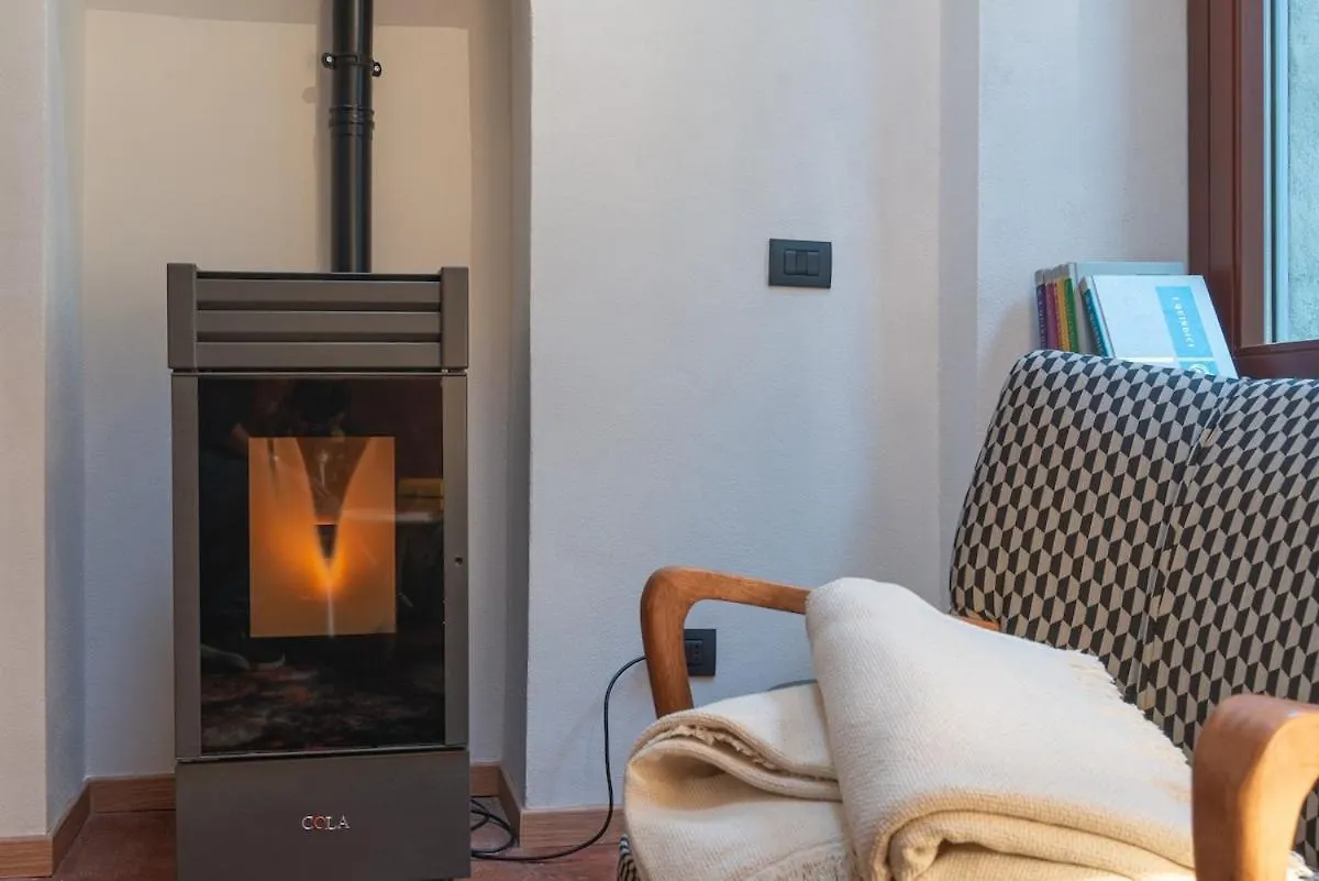 Tiny Loft With Jacuzzi Apartment Bellano