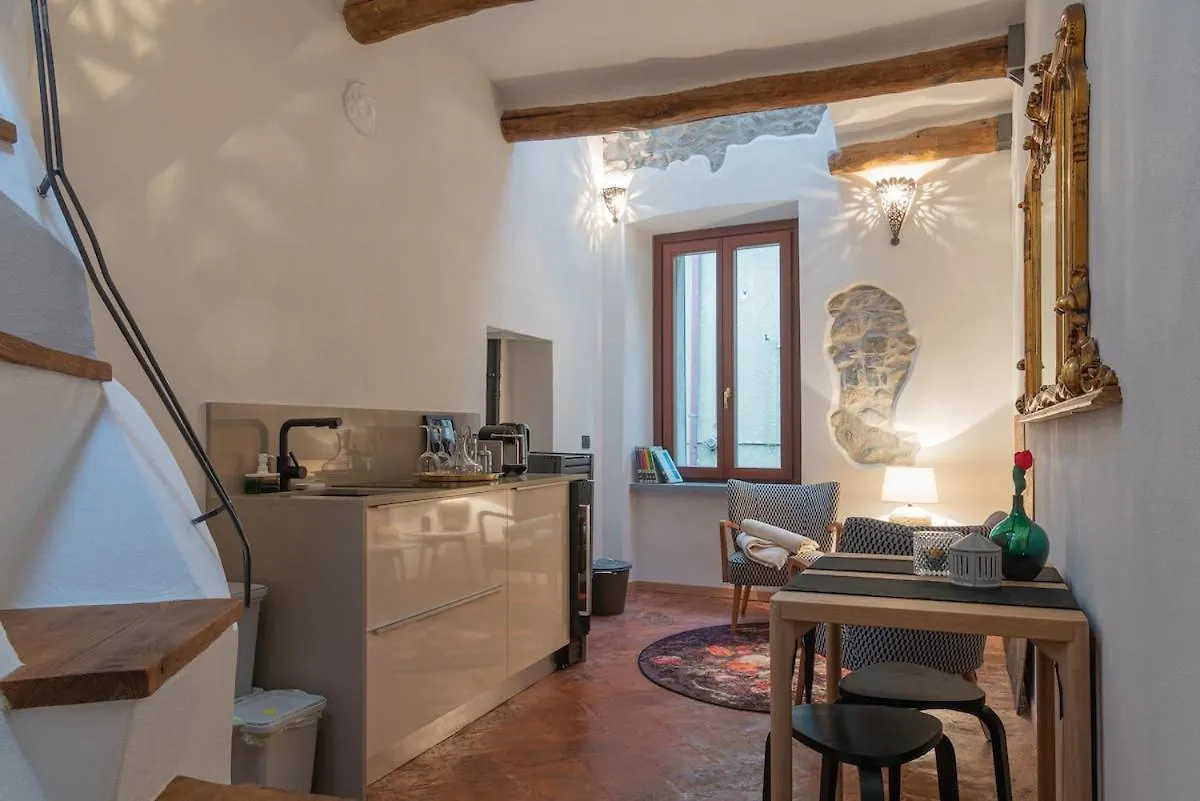 Tiny Loft With Jacuzzi Apartment Bellano