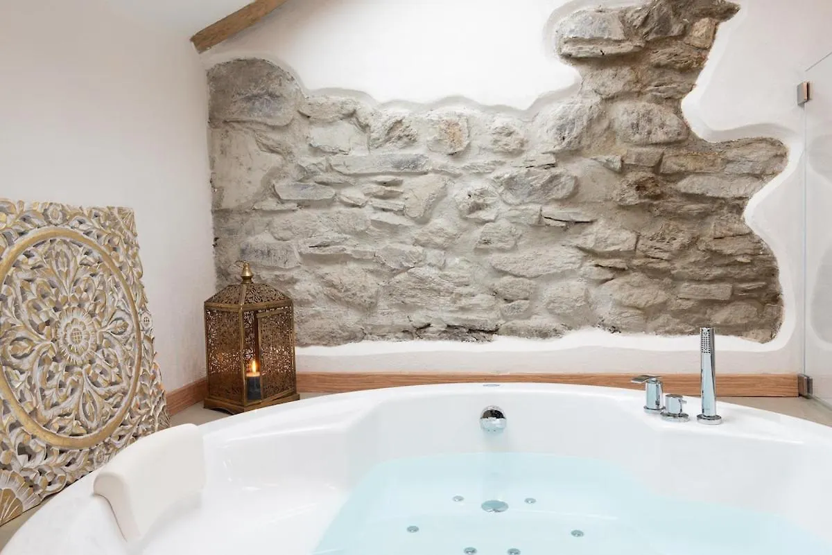 Tiny Loft With Jacuzzi Apartment Bellano 0*,  Italy