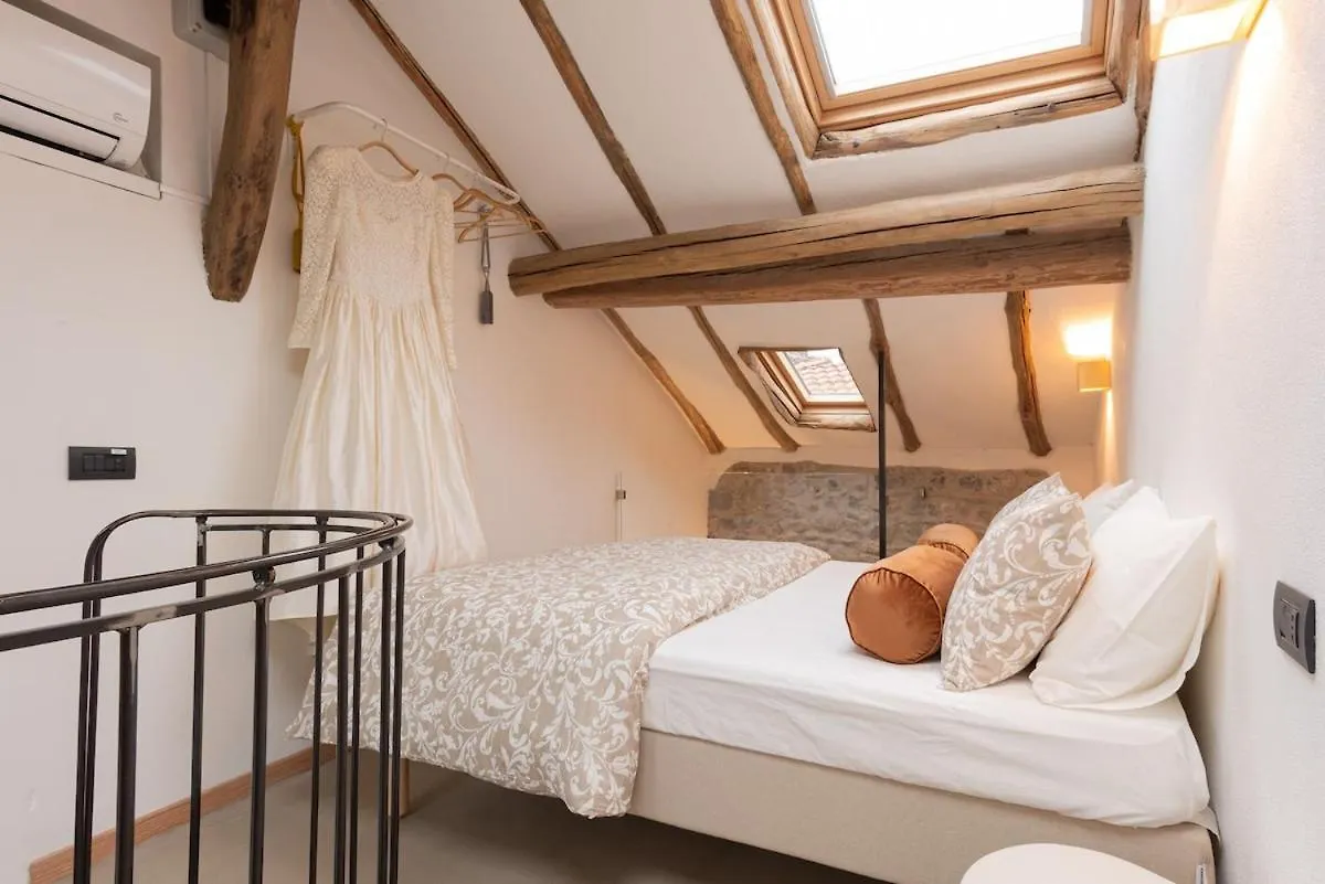 Tiny Loft With Jacuzzi Apartment Bellano 0*,  Italy